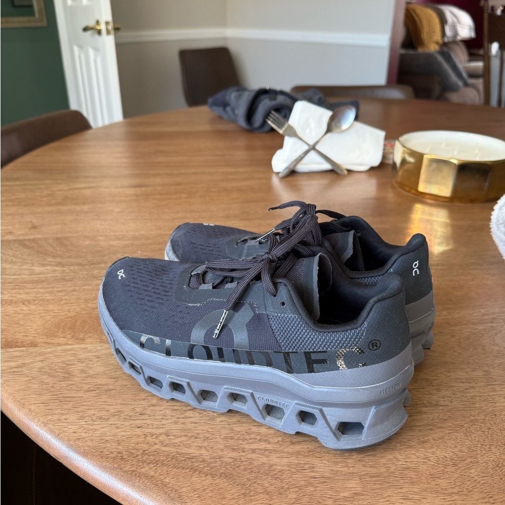 Women’s cloudmonster running sneakers